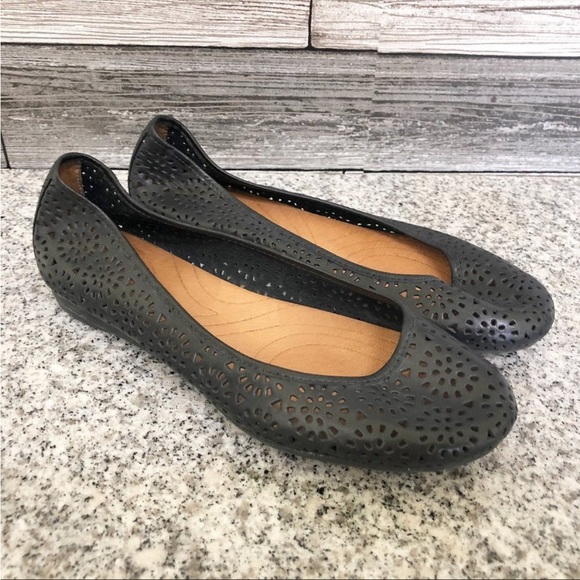 Clarks Leather Flats Sz 7.5 - Picture 1 of 3